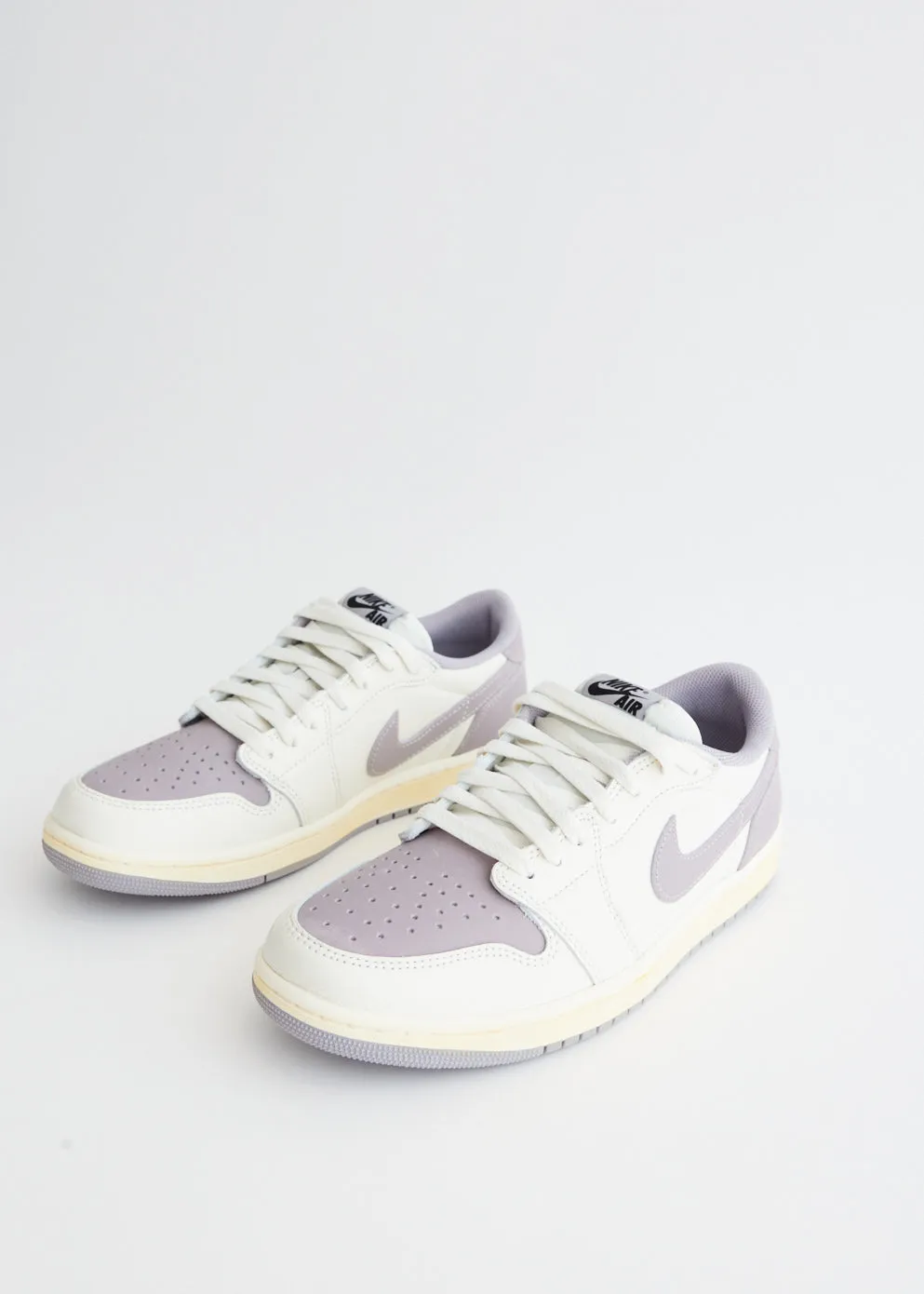 Air Jordan 1 Low OG 'Atmosphere Grey' Sneakers